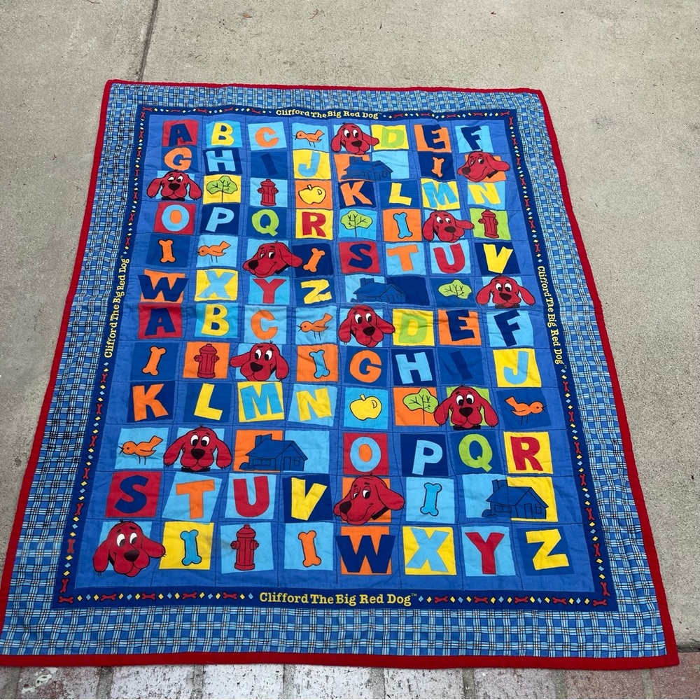 Clifford the Big Red Dog Blanket Blue